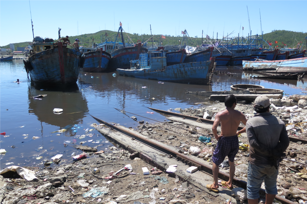 Quảng Ngãi: Ô nhiễm môi trường nghiêm trọng tại các cảng cá (23/6/2021)